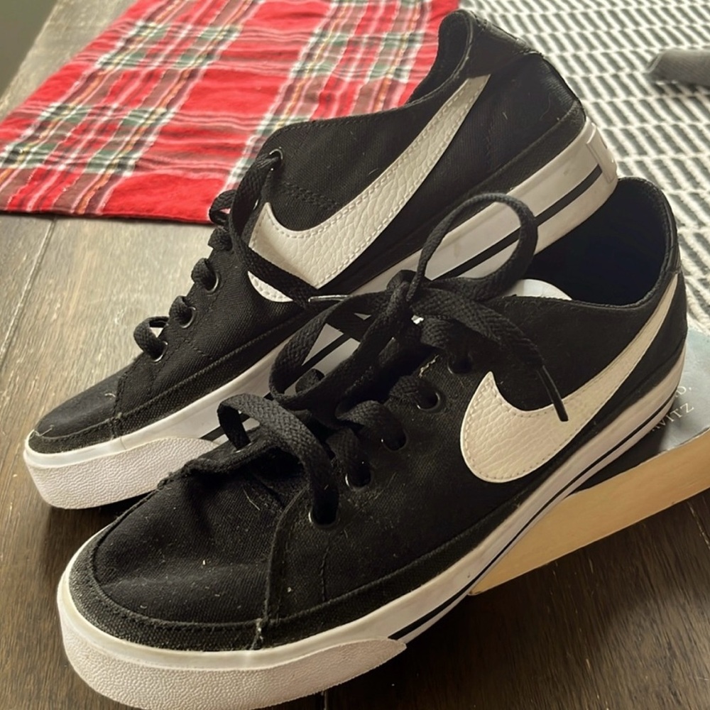 Nike Kids Black and White Sneakers